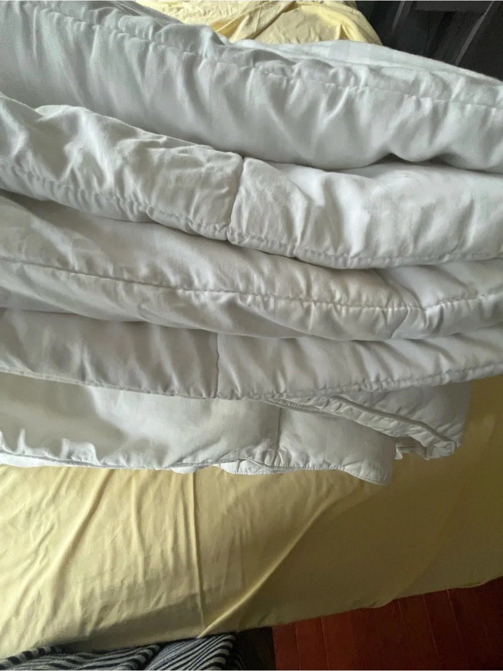 Real Simple White comforter only w/ Flaws